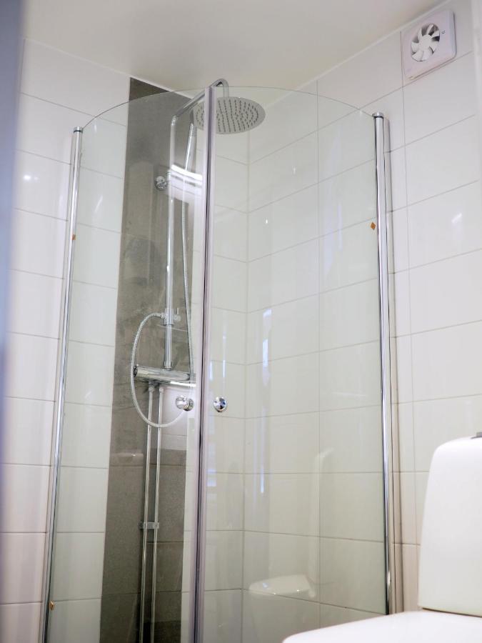Kristina Attefall I Vaesterhaninge Екстериор снимка